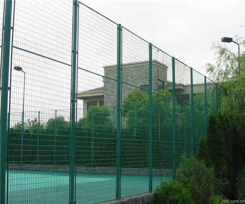 长白族自治县进口铸铁腿休闲椅单价与体育场地铺装概述