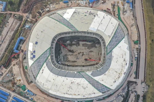 阴雨天气回归，体育场地铺装如何应对降雪挑战